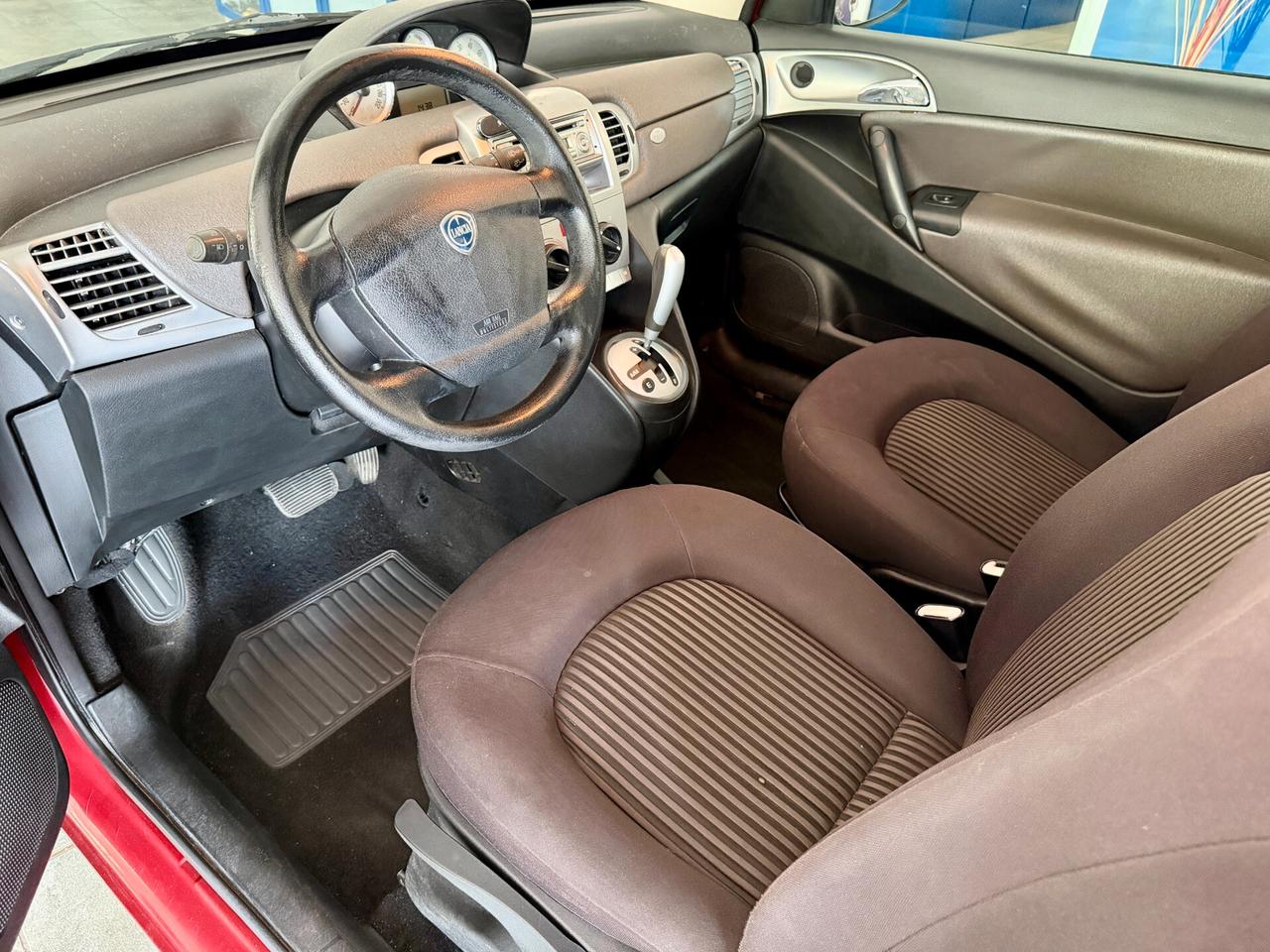 Lancia Ypsilon 1.3 MJT 75 CV Oro-CAMBIO AUTOMATICO-