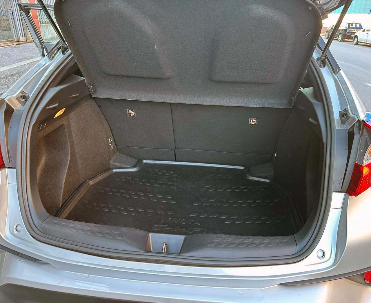 Toyota C-HR 1.8 Hybrid E-CVT Style Batterie Nuove Sempre Tagliandi Toyota