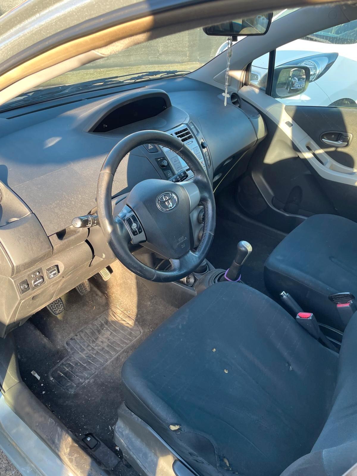 Toyota Yaris 1.3 5 porte Navi GPL