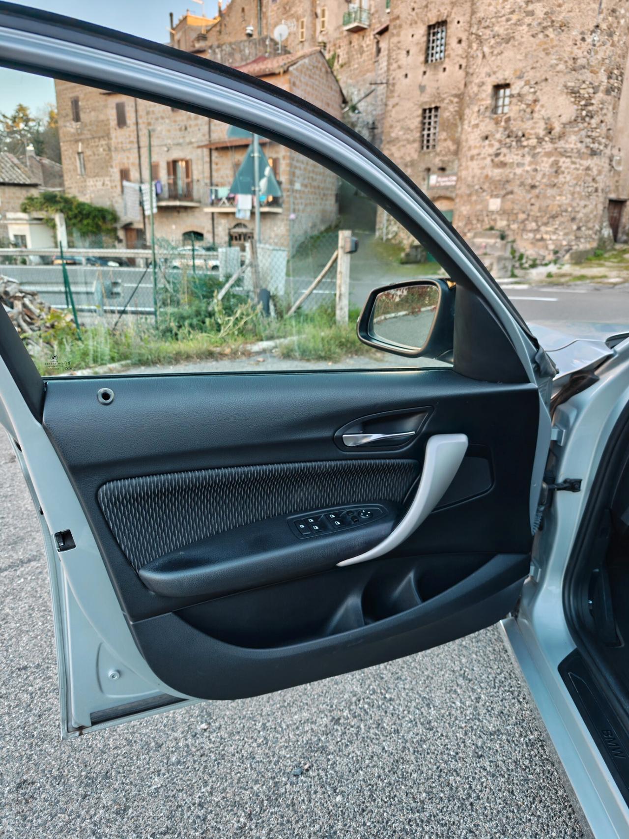 Bmw 116d 5p. Efficient Dynamics