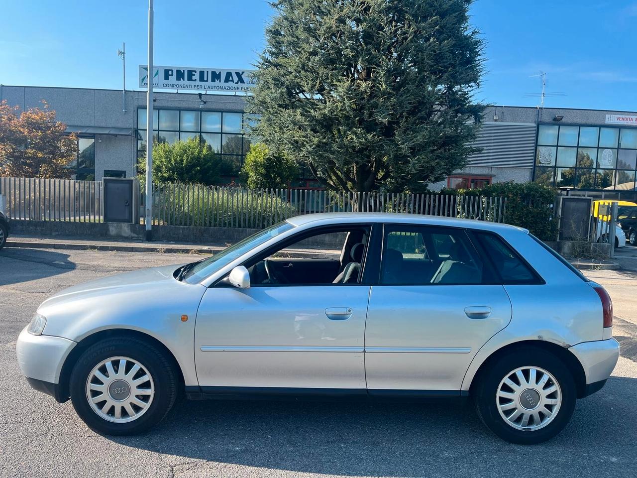 Audi A3 1.8 20V cat 5p. Ambiente