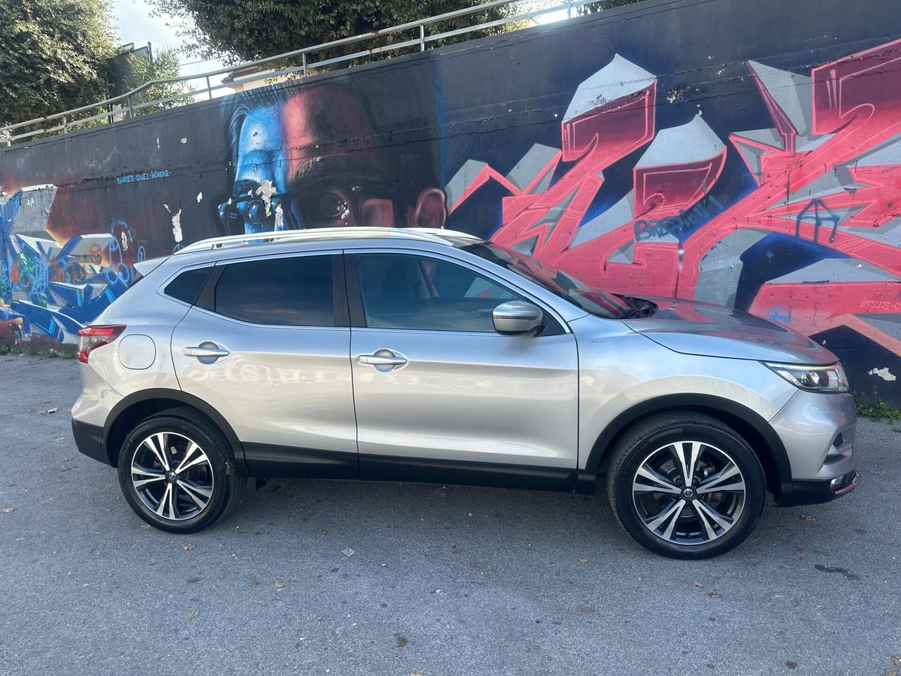 NISSAN QASHQAI 1.5 116CV AUTOM+NAVI+R.CAMERA+LED