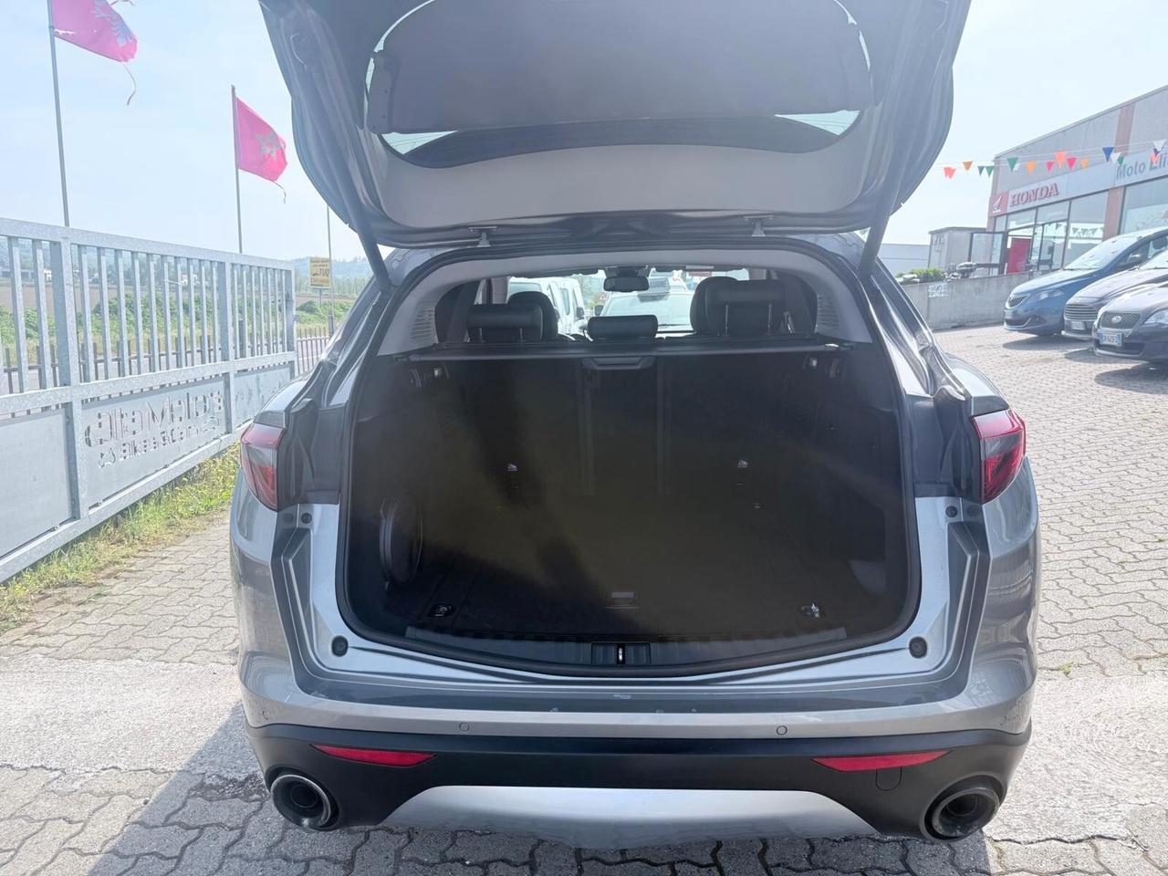 Alfa Romeo Stelvio 2.0 Turbo 280 CV AT8 Q4 GANCIO TRAINO