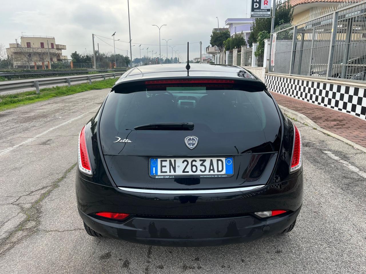 Lancia Delta 1.6 MJT Silver - 2011