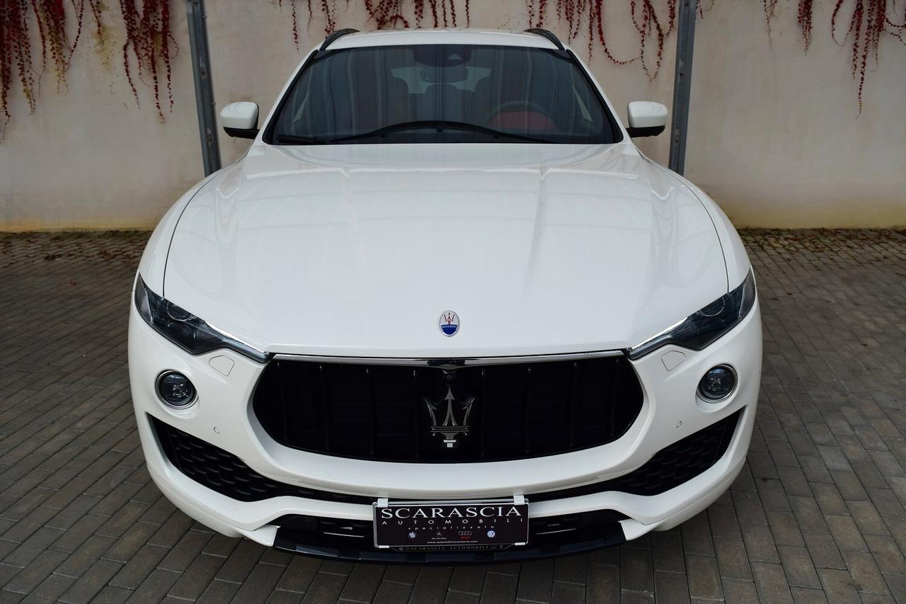 Maserati Levante 3.0 V6 SQ4 Automatica 430 cv Gransport