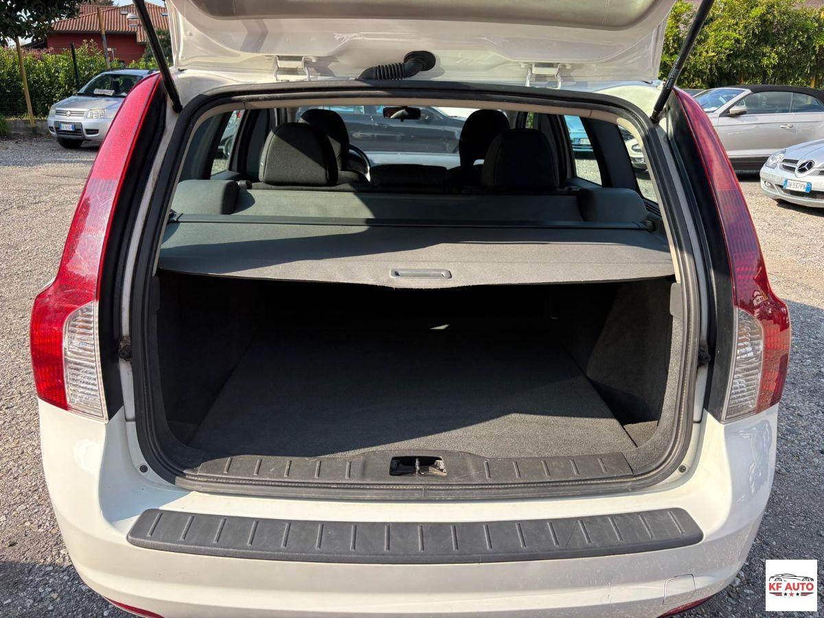VOLVO - V50 1.6d drive R-design-POCHISSIMI KM