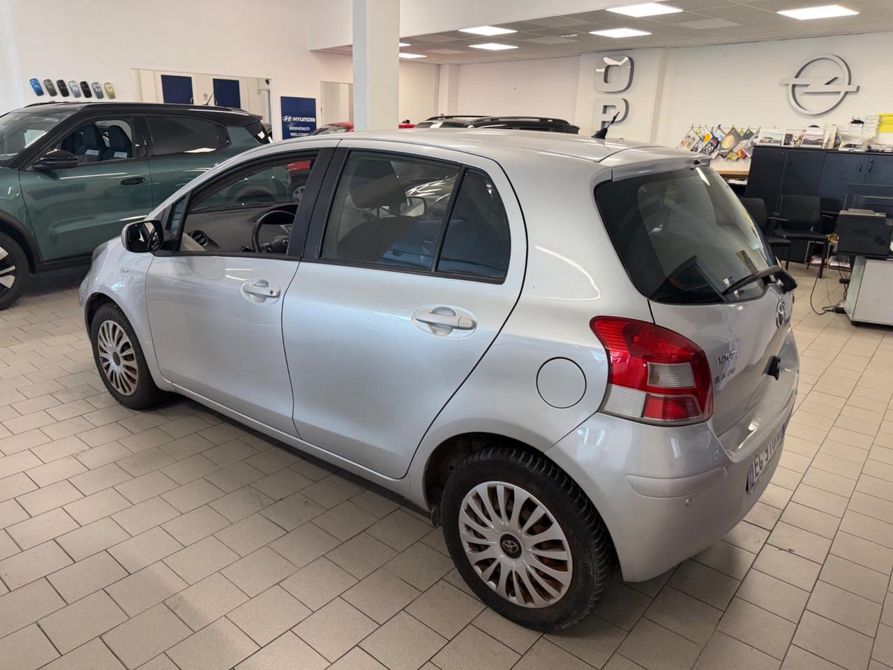 Toyota Yaris 1.0 5 porte Sol