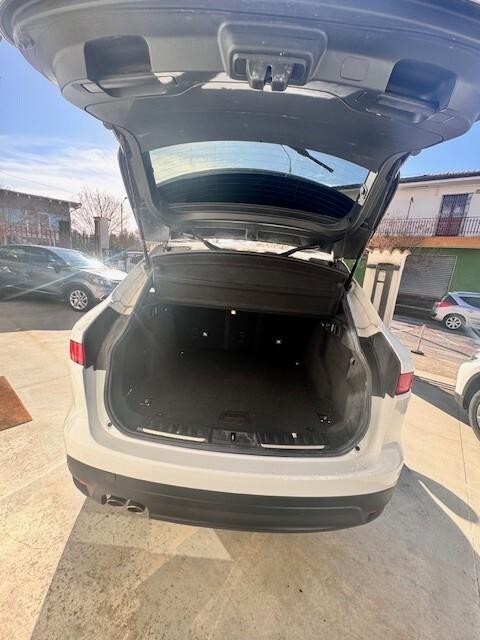 Jaguar F-Pace 2.0 D i4 Prestige AWD My19