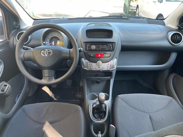 Toyota Aygo 1.0 12V VVT-i 5 porte Now GPL, OK NEOPATENTATI