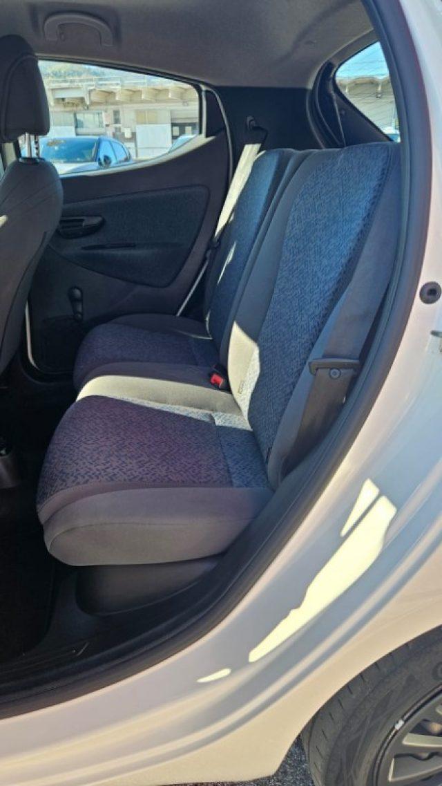 LANCIA Ypsilon 1.0 FireFly 5 porte S&S Hybrid Silver