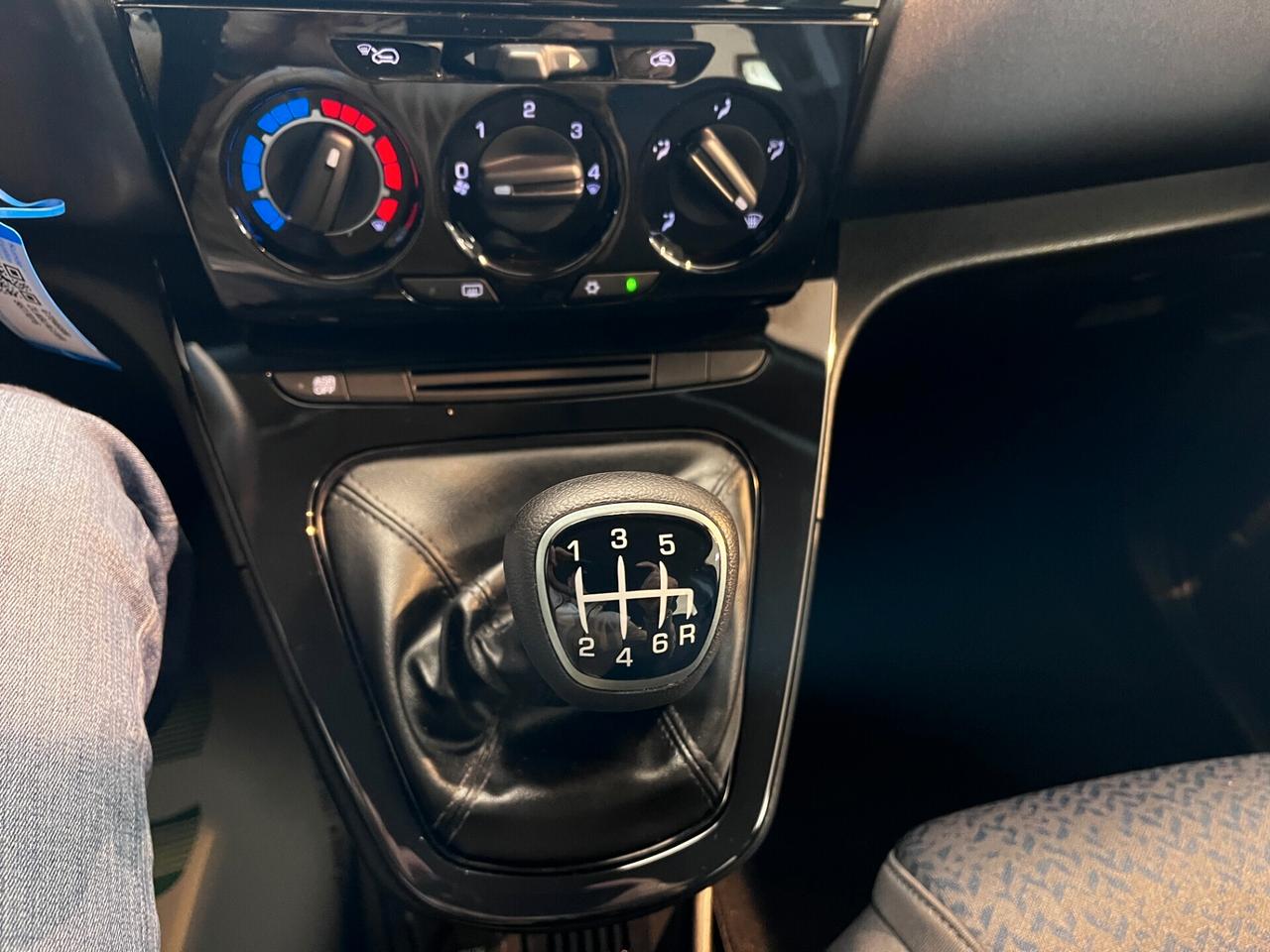 Lancia Ypsilon 1.0 FireFly 5 porte S&S Hybrid 2.000 KM