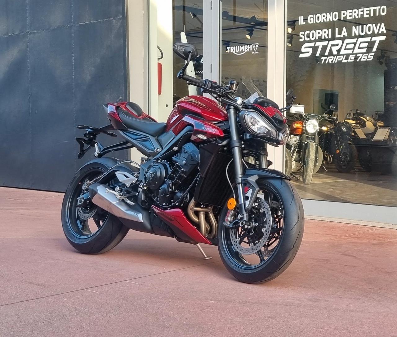 NUOVA STREET TRIPLE RS