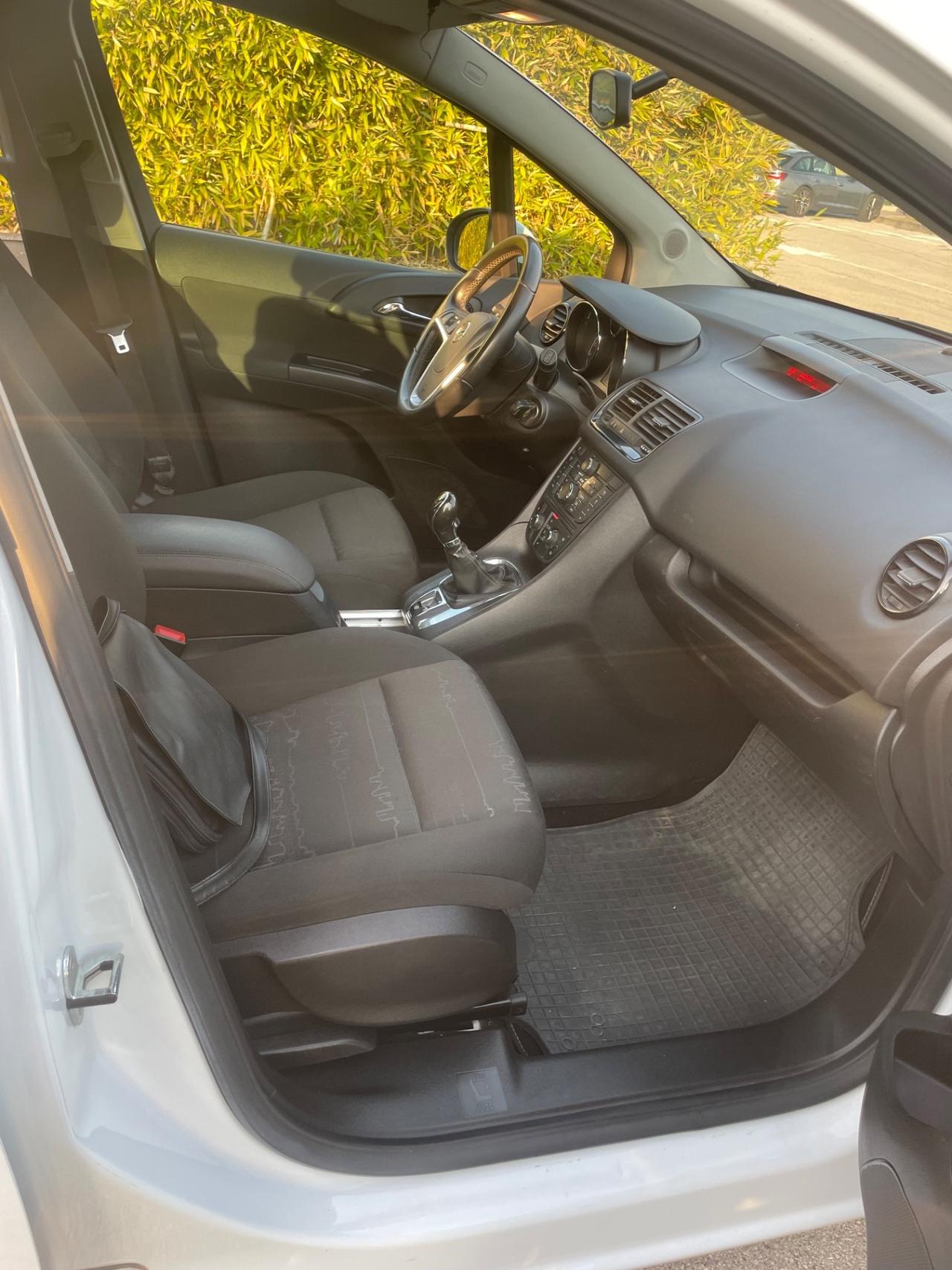 Opel Meriva 1.4 benzina anno 2011 km 115 mila