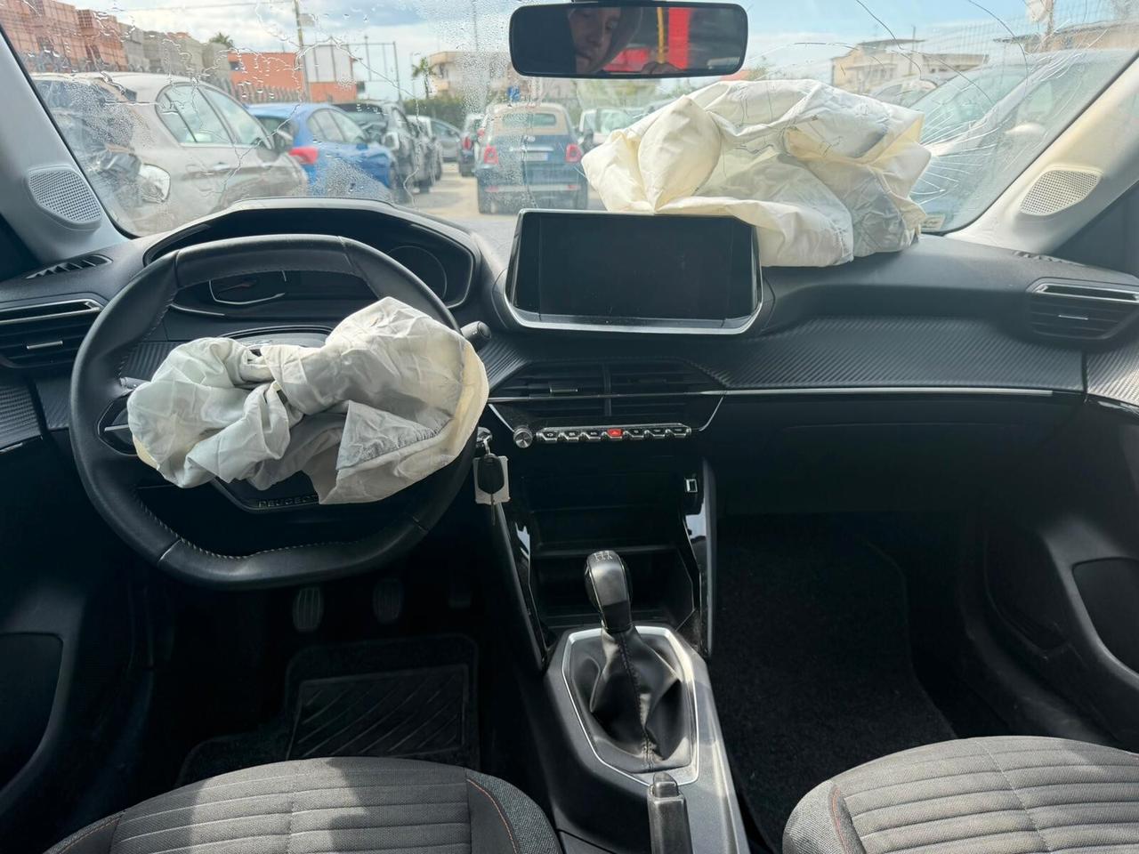 Peugeot 208 sinistrato - 2021