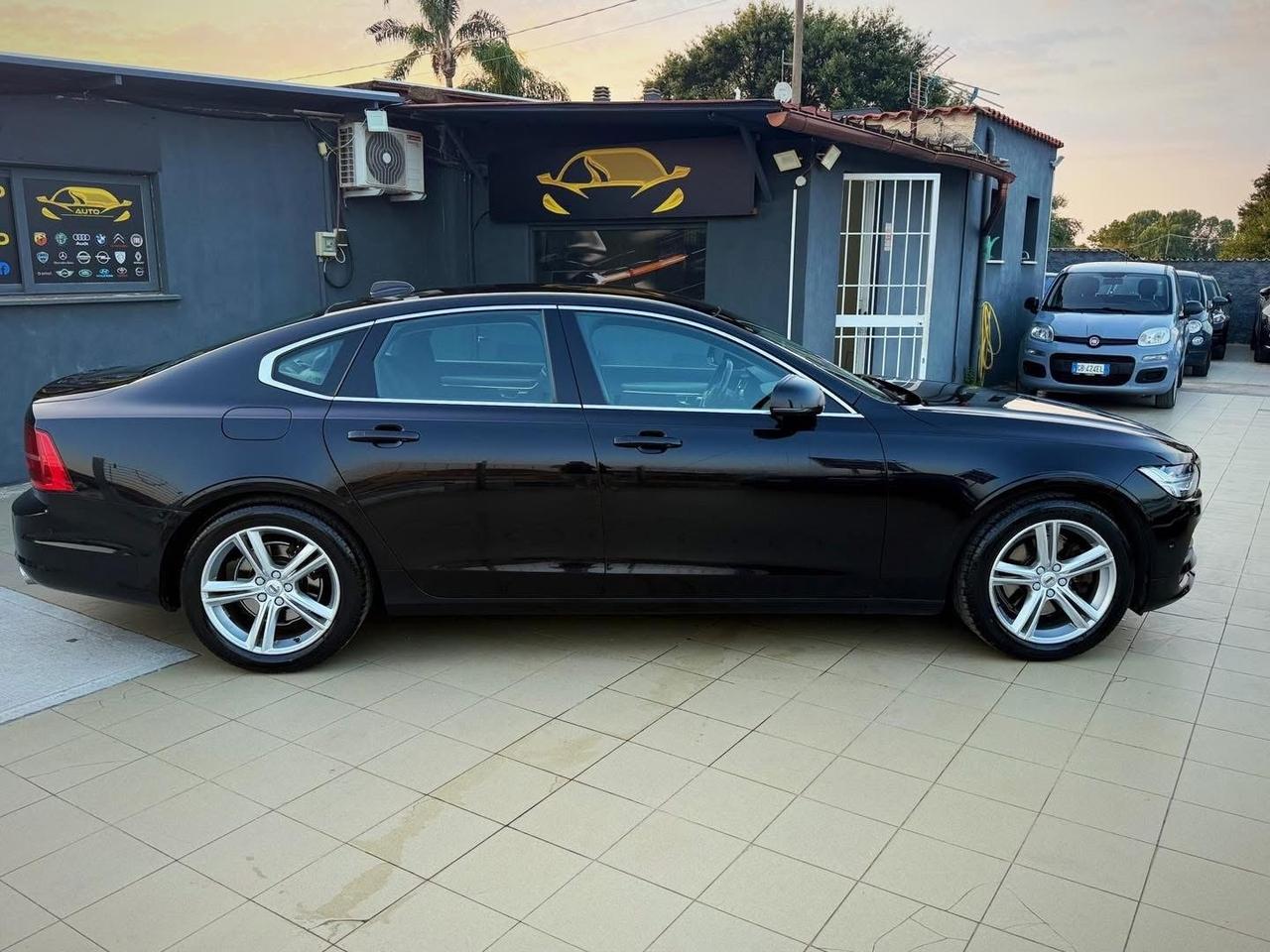 Volvo S90 D5 AWD Geartronic Momentum