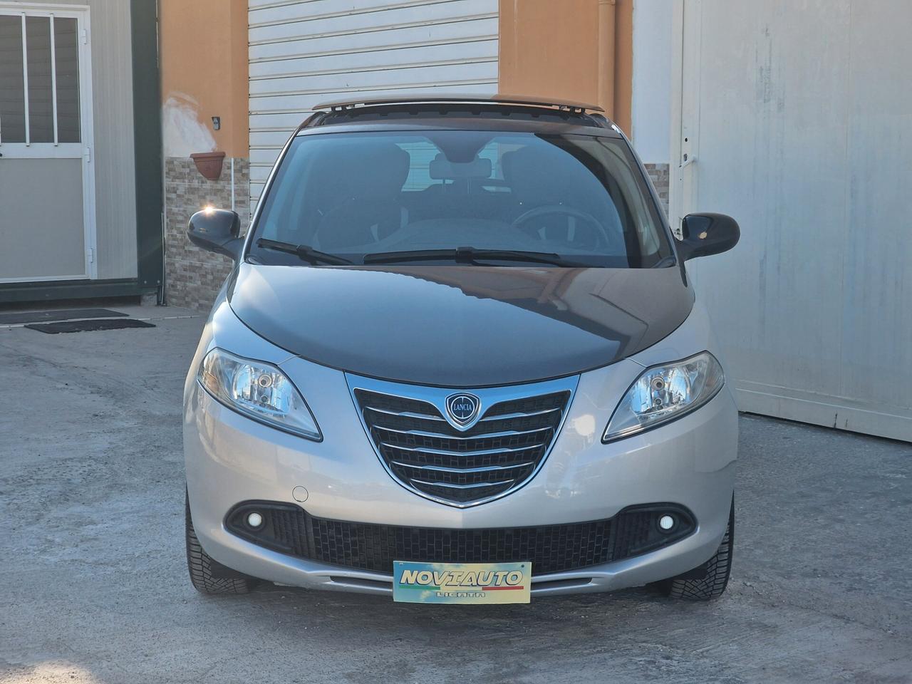 Lancia Ypsilon 1.2 benzina 70cv Tetto panoramico