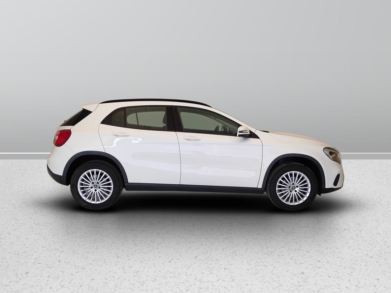 Mercedes-Benz GLA-X156 2017 - GLA 180 d Business auto