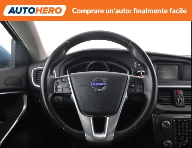 VOLVO V40 D3 Momentum
