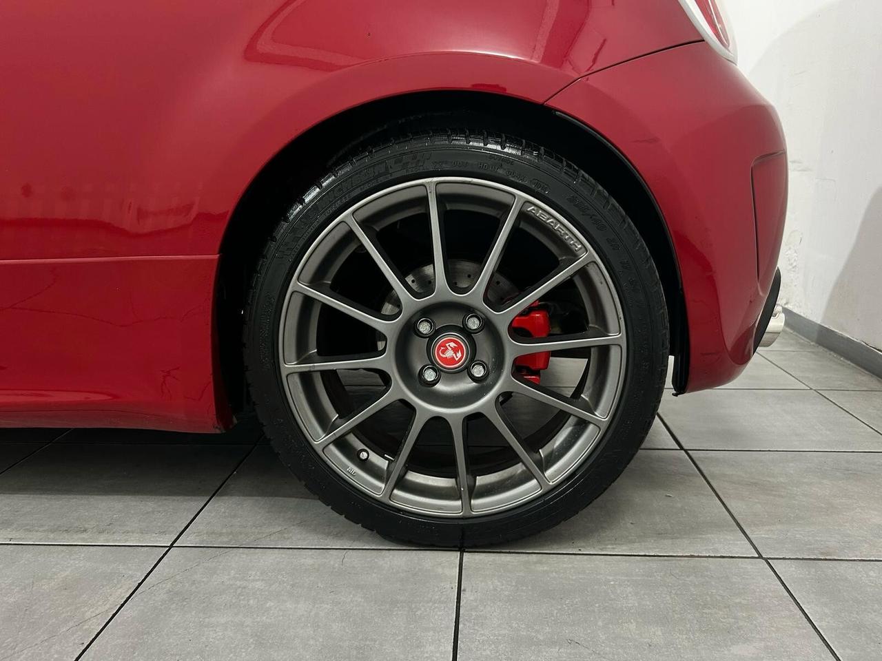 Abarth 500 1.4 Turbo T-Jet essesse