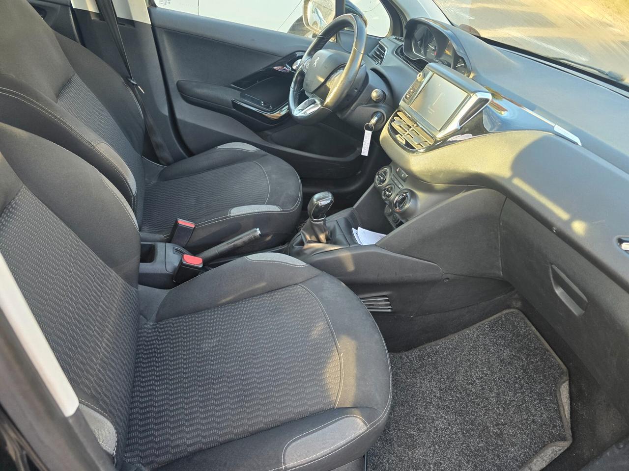 Peugeot 208 PureTech 82 5 porte Allure