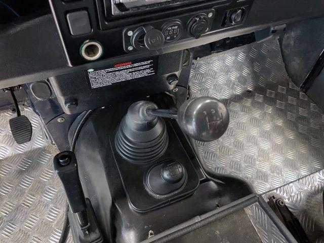 LAND ROVER Defender DEFENDER 90 2.0 FAM COUNTY SW