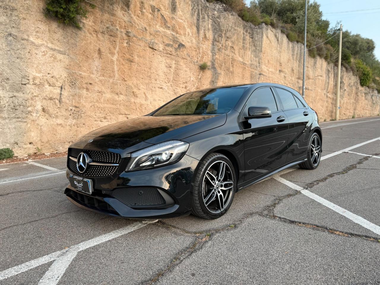 Mercedes A180 PREMIUM NIGHT EDITION/1500 110CV/LED/18"