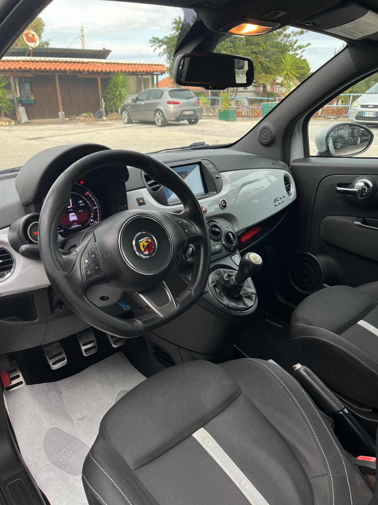 Abarth 500 1.4 Turbo T-Jet Custom