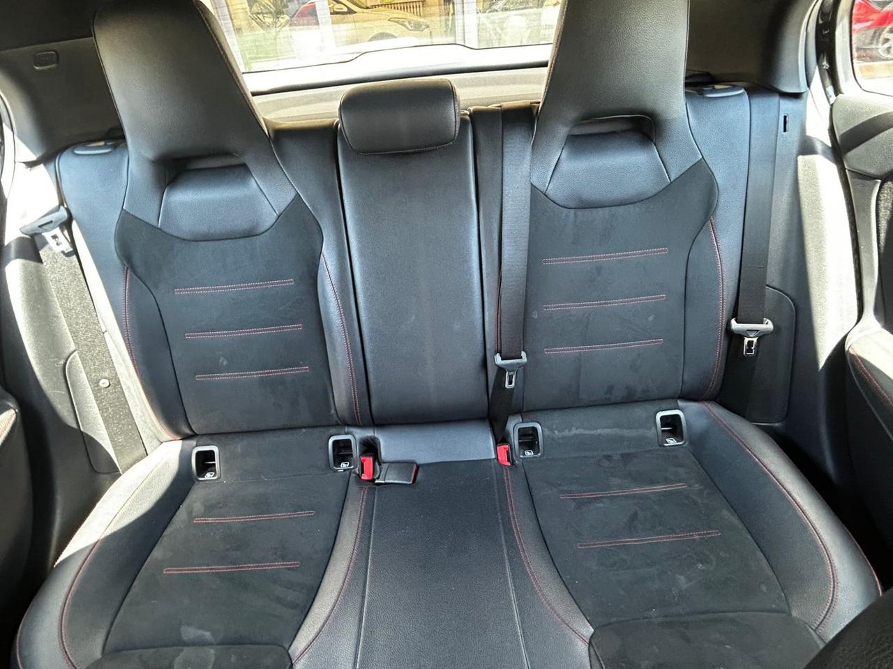 Mercedes-Benz A 180 Premium AMG