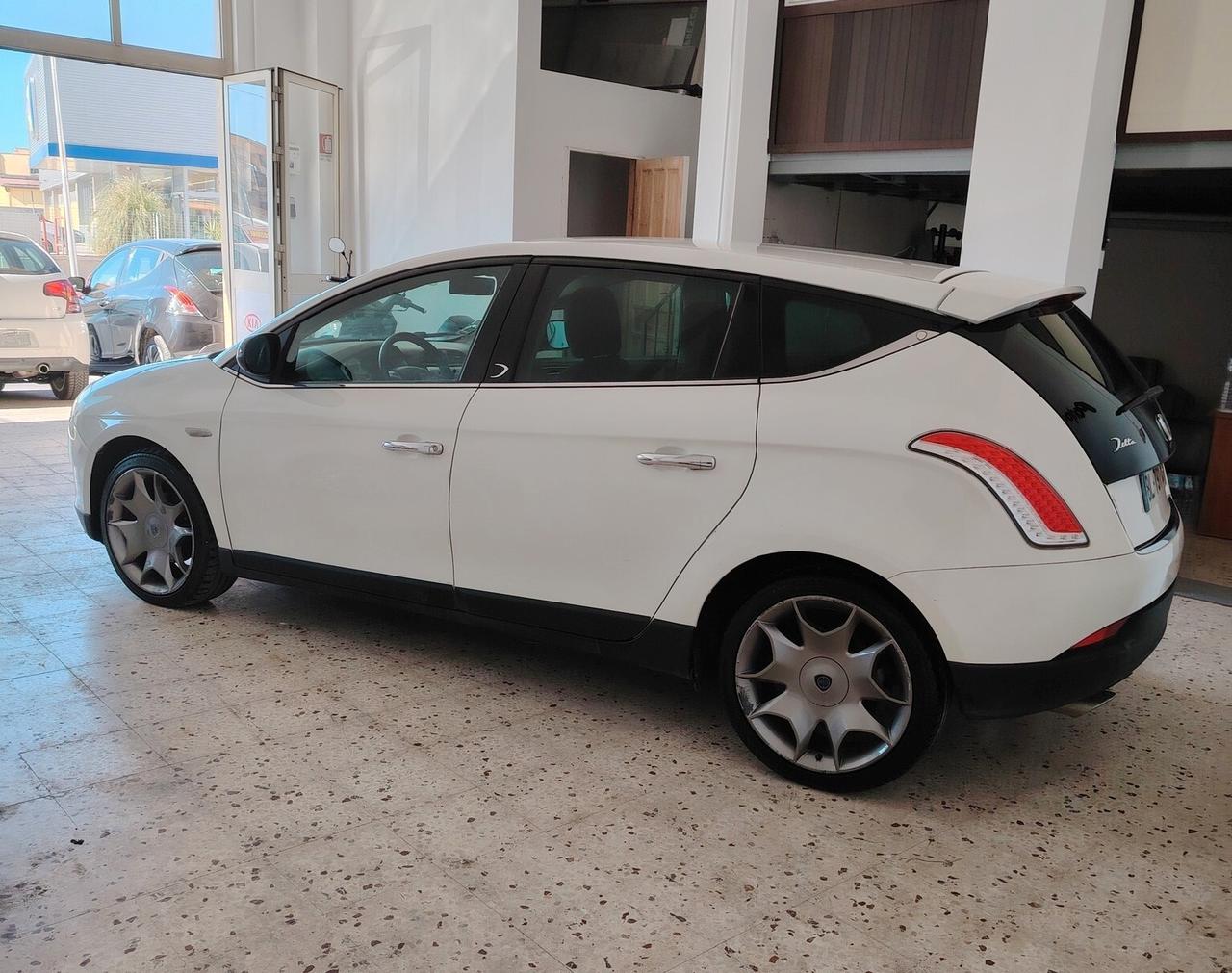Lancia Delta 1.6 MJT DPF Silver