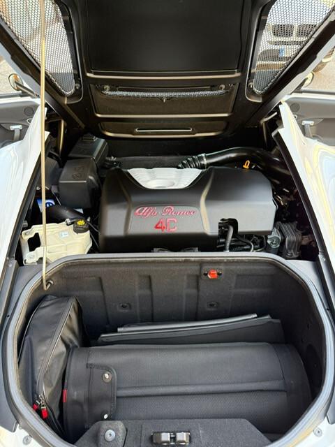Alfa Romeo 4C 1750 TBi Spider "SOLO 9.500 KM"