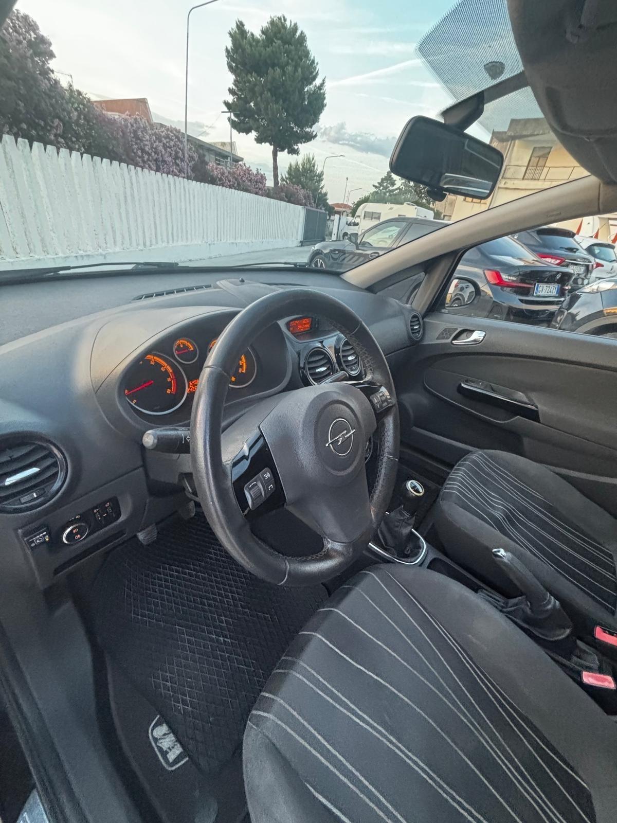 Opel Corsa 1.2 80CV 3 porte GPL-TECH Club
