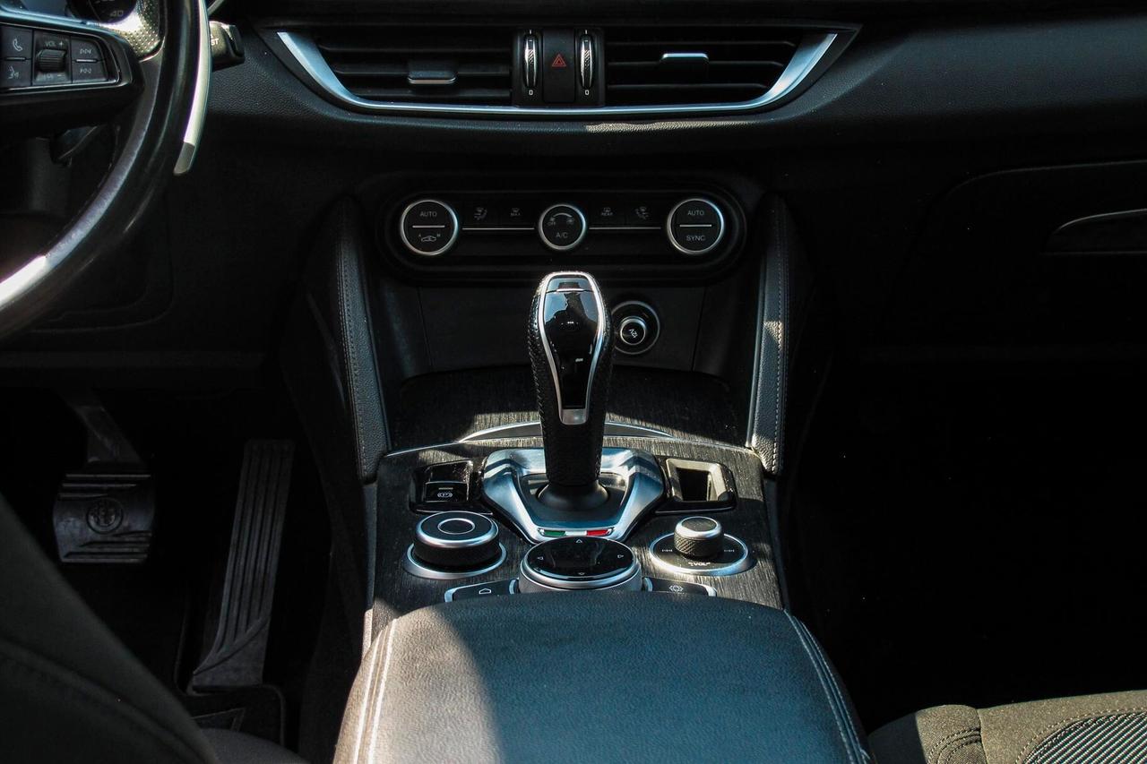 Alfa Romeo Stelvio 2.2 Turbodiesel 160 CV AT8 RWD Business