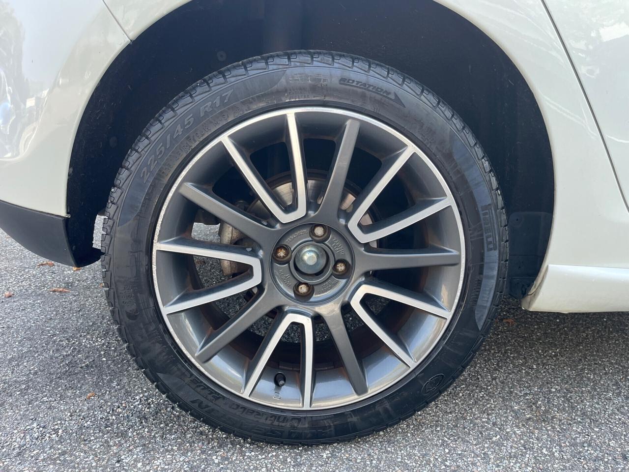Fiat Bravo 1.6 MJT 120 CV*Automatik*Cerchi*Neopatentati*