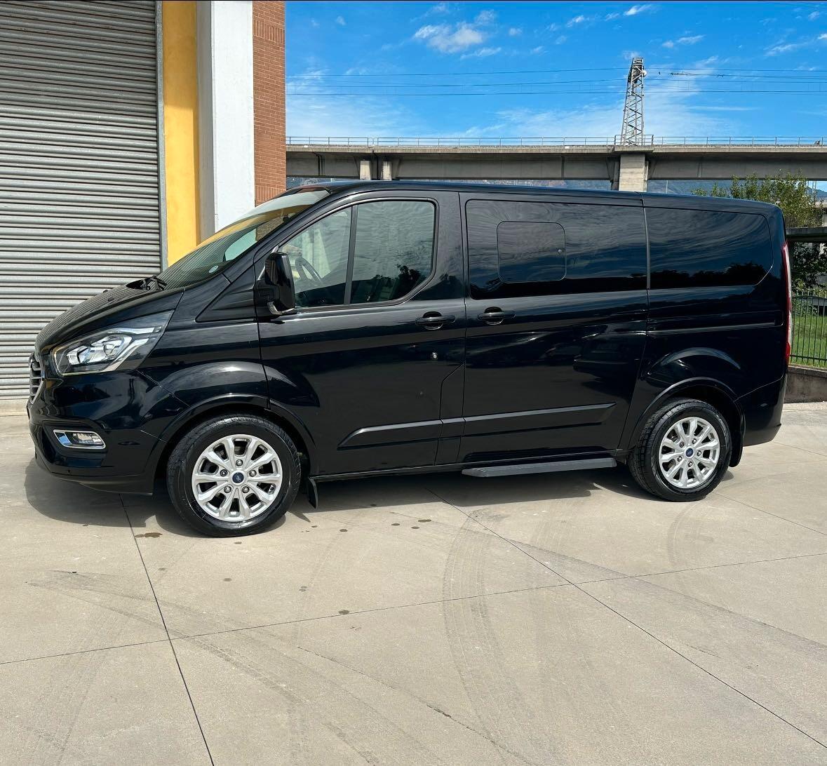 Ford Tourneo Custom 310 2.0 TDCi 170CV PC Titanium