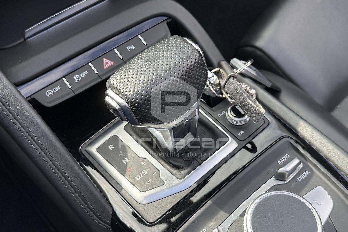 AUDI R8 Spyder V10 quattro S tronic