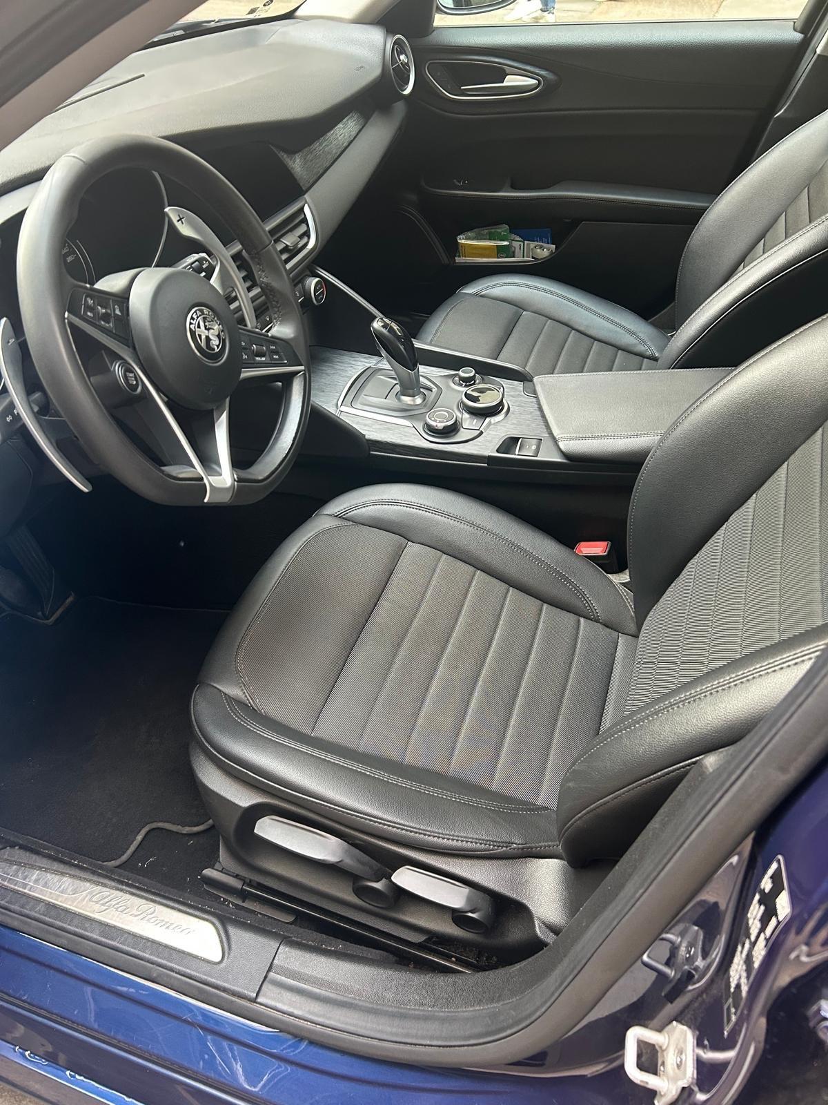 Alfa Romeo Giulia 2.0 Turbo 200 CV AT8