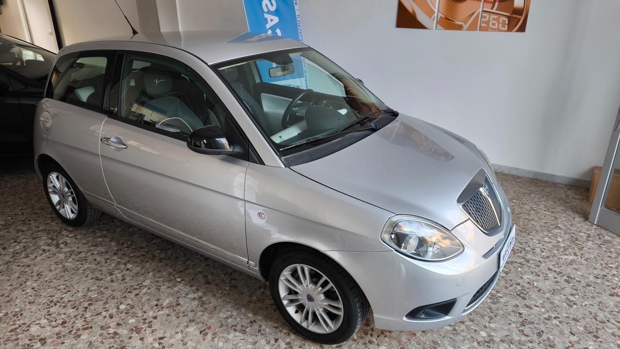 Lancia Ypsilon 1.2 69 CV Unyca