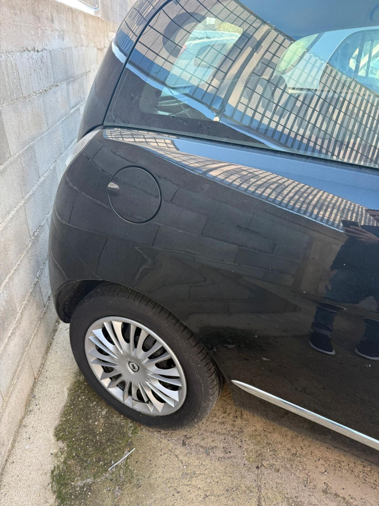 Lancia Ypsilon 1.3 MJT 75 CV Oro