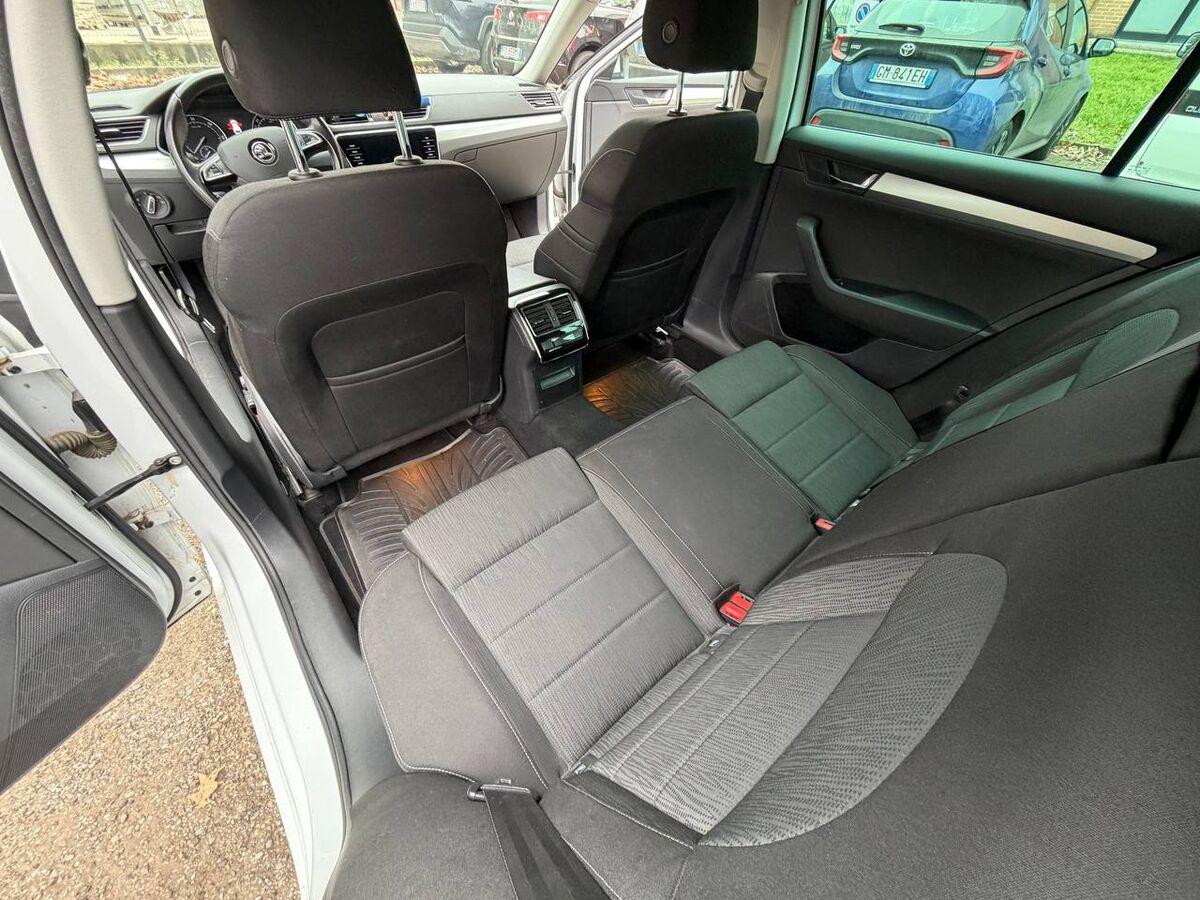 Skoda Superb Wagon Superb wagon 2.0 tdi Style 150cv dsg my18