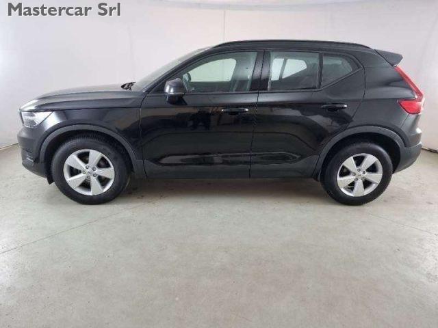 VOLVO XC40 2.0 D3 MOMENTUM CORE - GC677YT