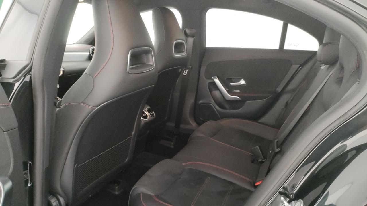 Mercedes-Benz CLA Coupe - C118 - CLA Coupe 200 d Premium auto