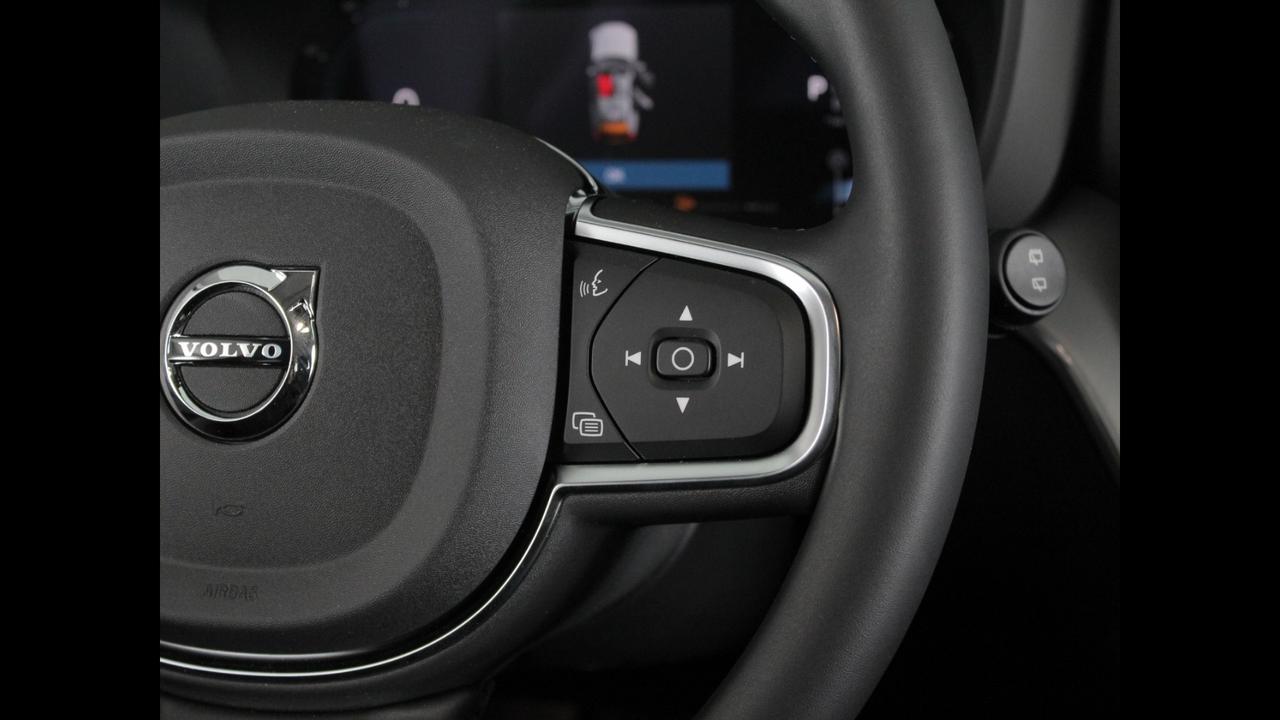 VOLVO XC60 CORE B4 AUT N1