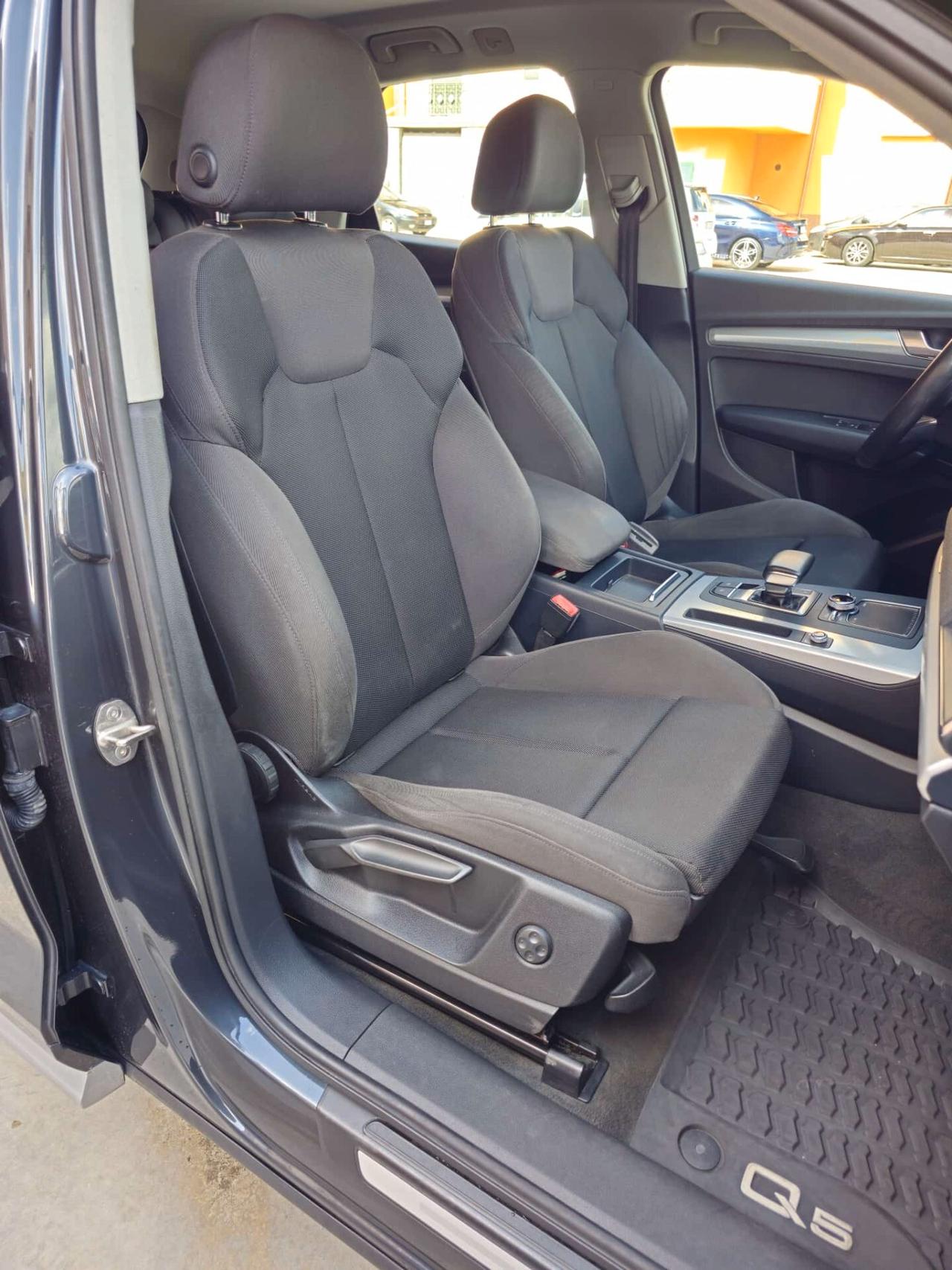 Audi Q5 2.0 TDI 190 CV quattro S tronic Business Sport