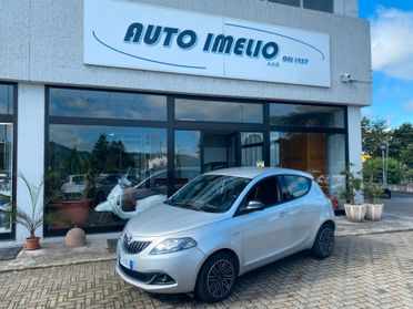 Lancia Ypsilon 1.0 FireFly 5 porte S&S Hybrid Ecochic Silver