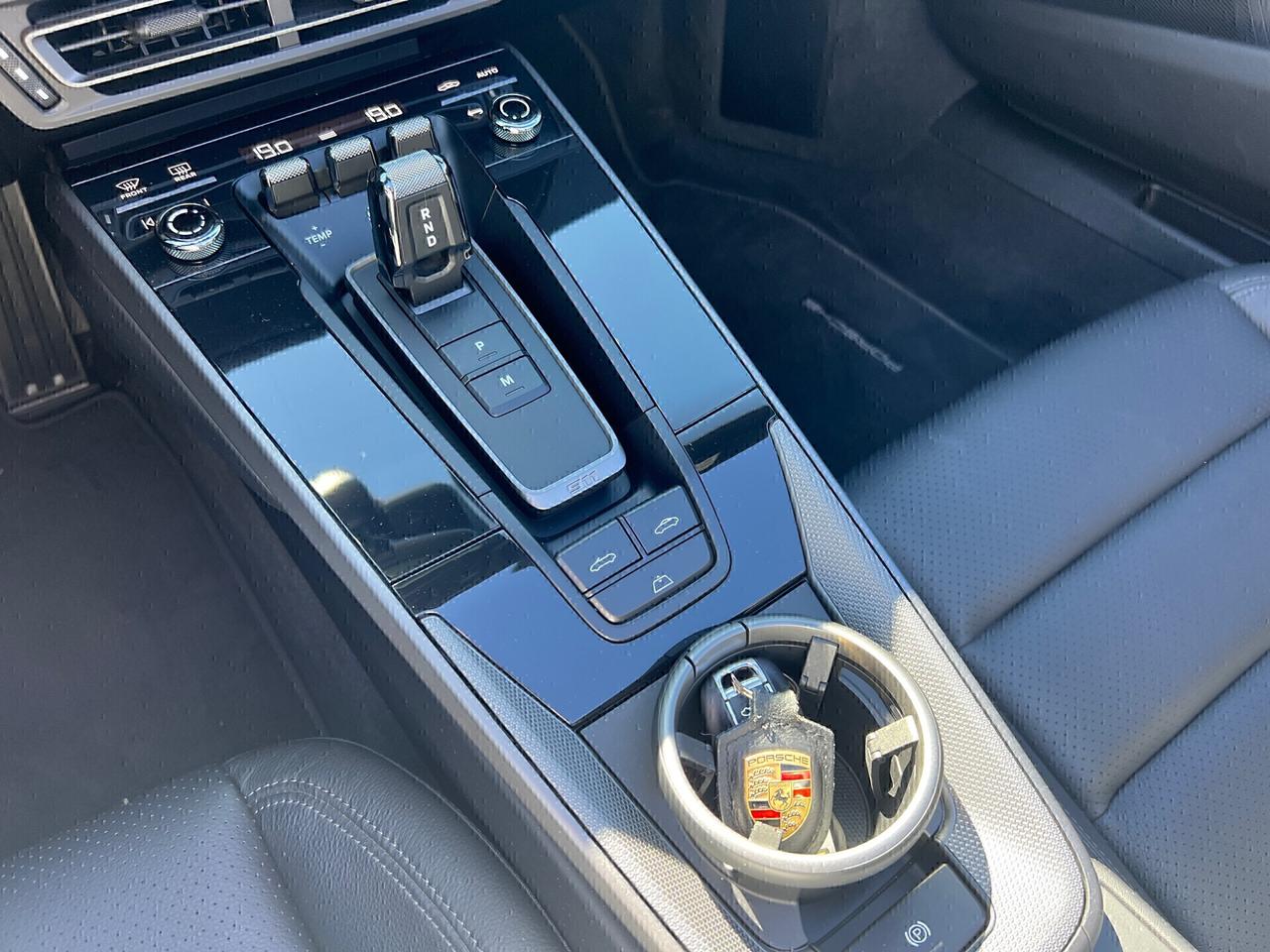 Porsche 992 Carrera 4S Cabrio-2019"KM 21.000"