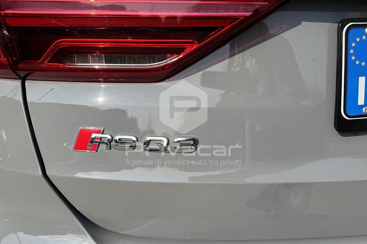 AUDI RS Q3 quattro S tronic