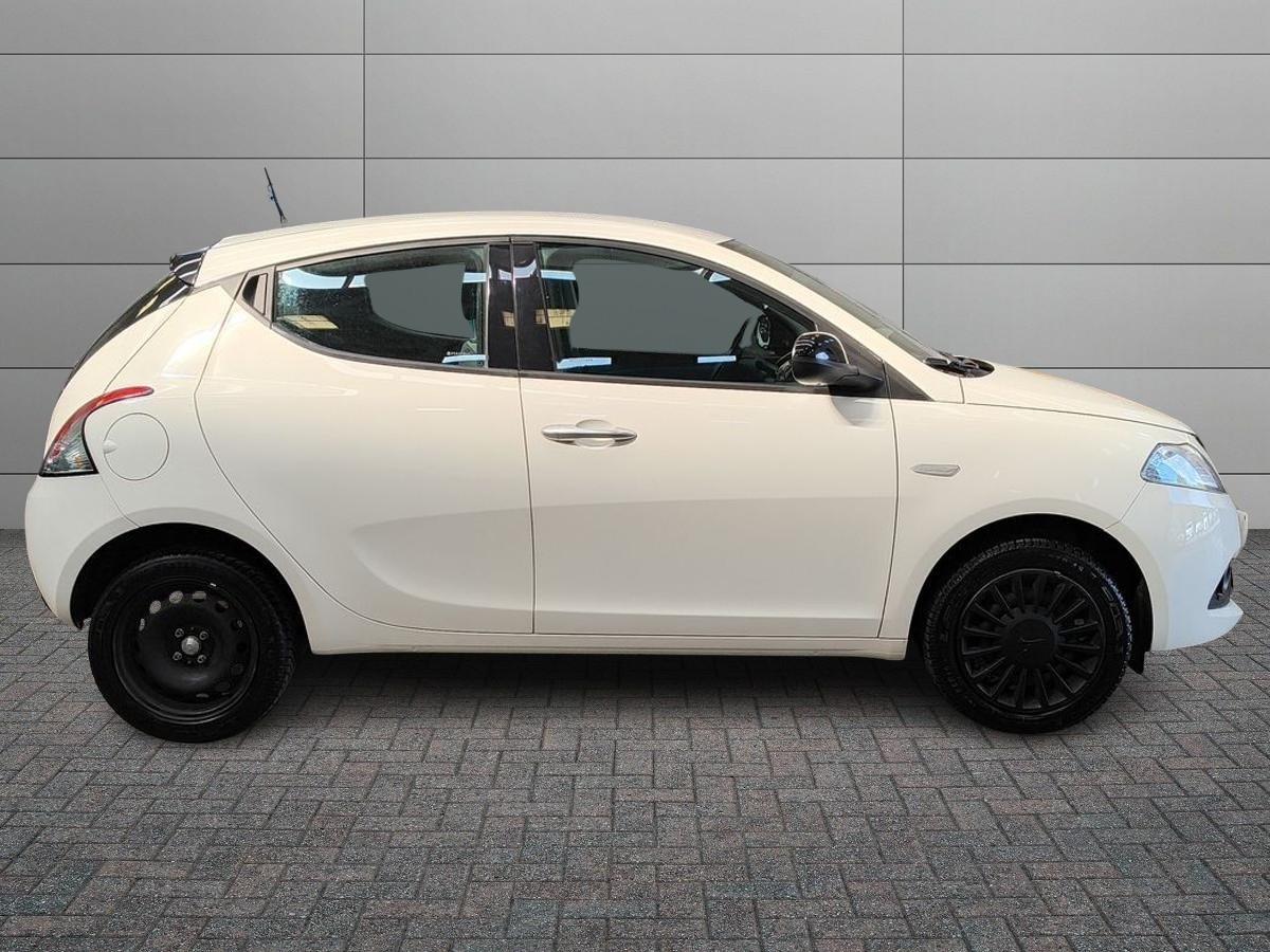 LANCIA Ypsilon III 2021 - Ypsilon 1.0 firefly hybrid Silver s&s 70cv