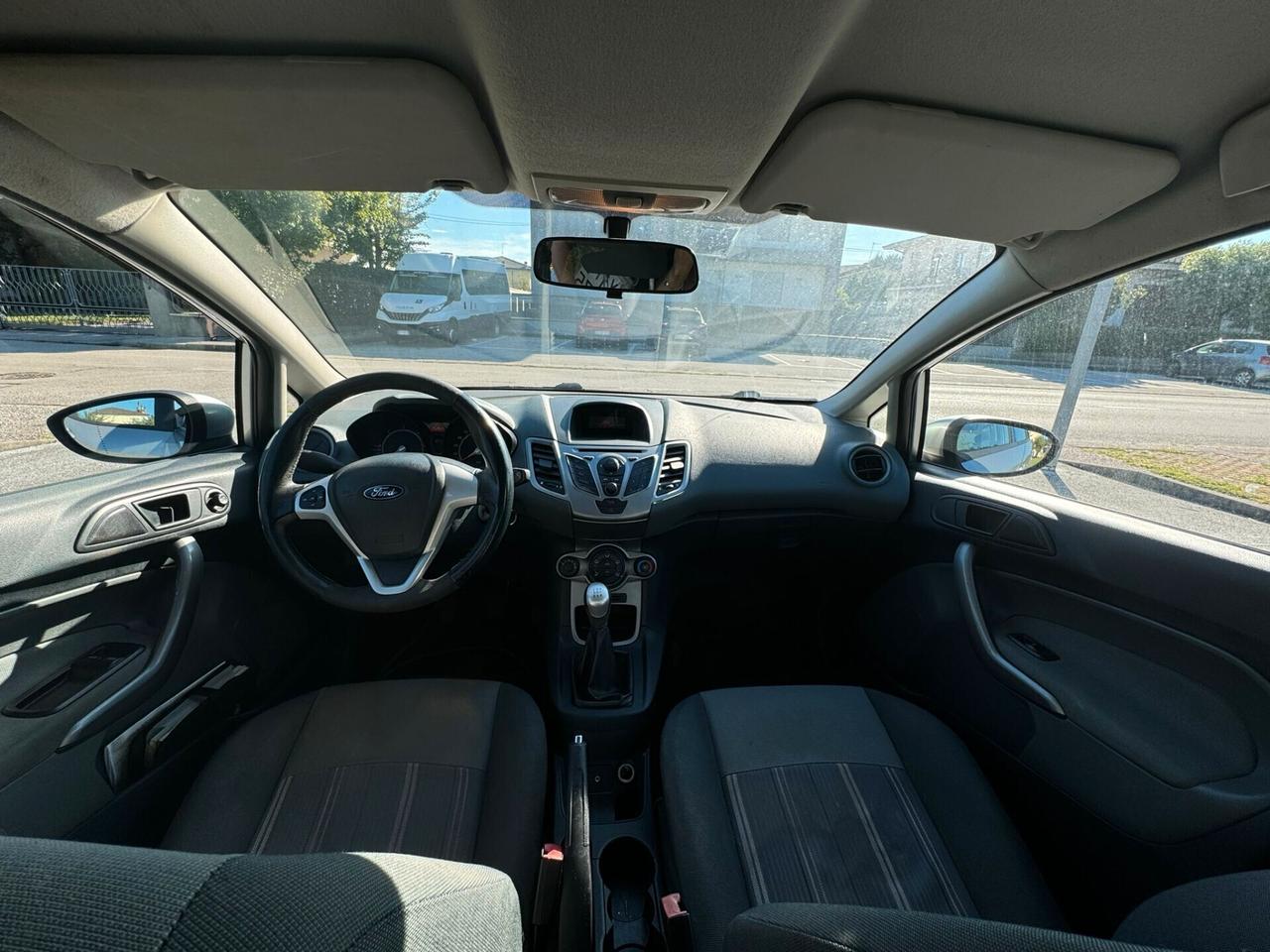 Ford Fiesta 1.4 TDCi 68CV 5 porte Titanium