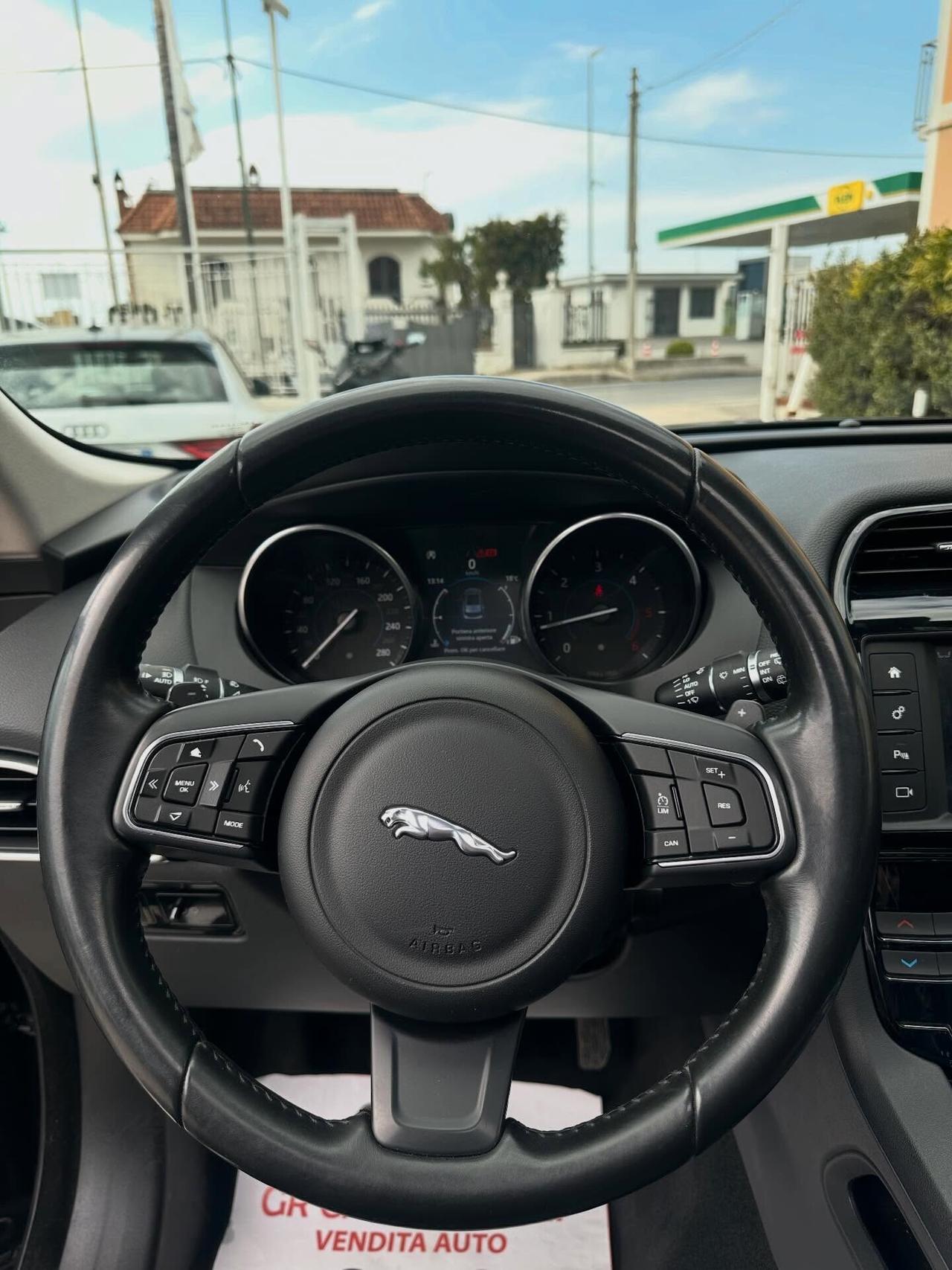 Jaguar F-Pace 2.0 D 180 CV AWD aut. Portfolio