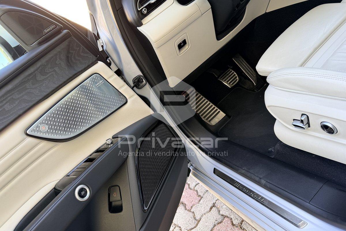 MASERATI Grecale MHEV 330 CV AWD Modena